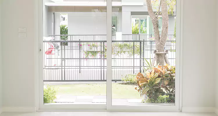 Balcony Screen Door Repair in Lutz, FL