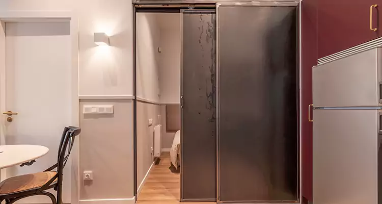 We Fix Closet Sliding Door in Lutz, FL 