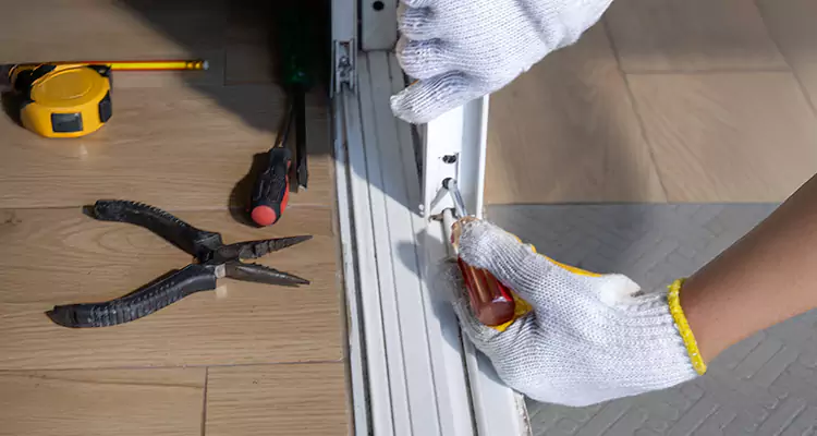 Screen Door Wheel Replacement in Lutz, FL