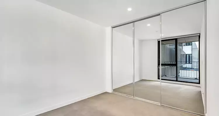 Why Homeowners Choose Us for Sliding Mirror Door Replacement in Lutz, FL