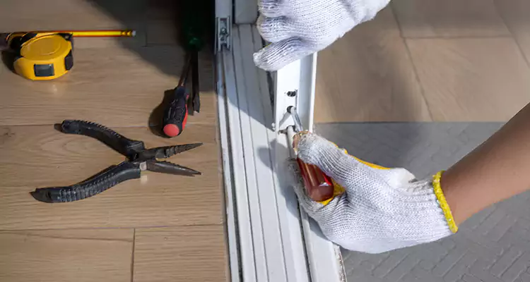 Closet Sliding Door Track Repair in Lutz, FL