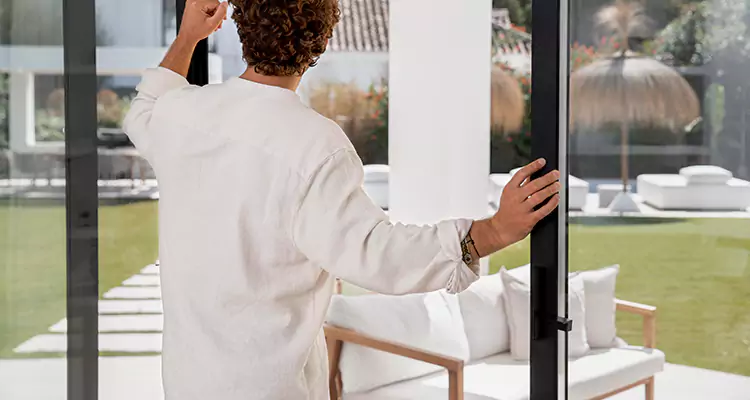 Fix Backyard Sliding Door Hard To Operate in Lutz, FL
