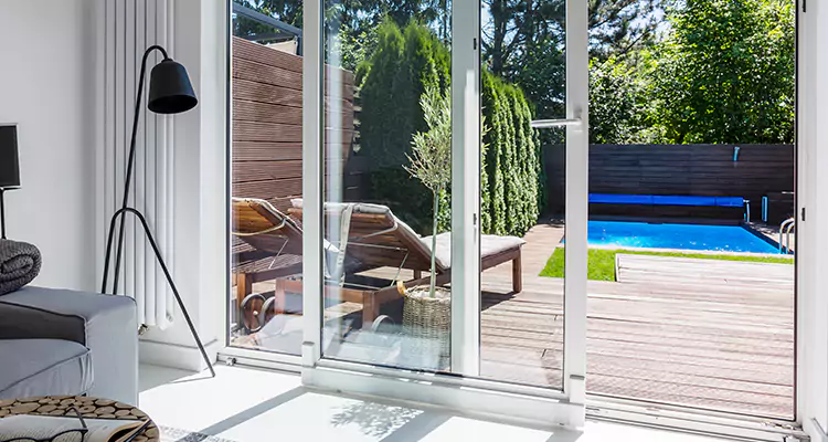 Fixing A Sliding Screen Door Roller in Lutz, FL